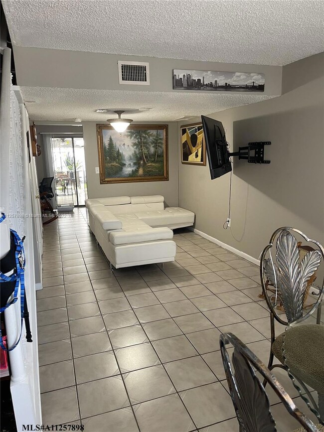 Living Room/Dinning Room