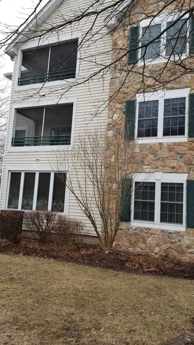 5 Village Cir unit 1202, Stroudsburg, PA 18360 - photo 2