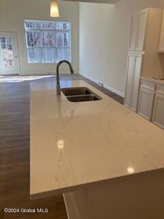 Empire Kitchen island pic*