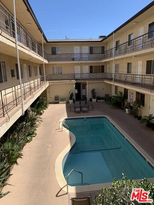 Pool / Courtyard
