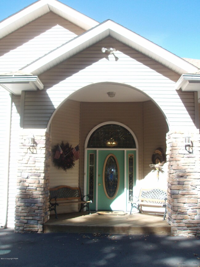 264 Eastshore Dr, East Stroudsburg, PA 18301 - photo 2