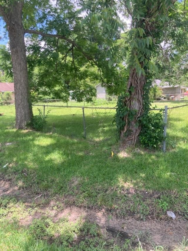 2502 Mayview Dr, Houston, TX 77091 - photo 3