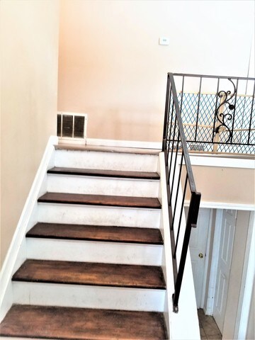 60 Alameda Dr, Carpentersville, IL 60110 - photo 3