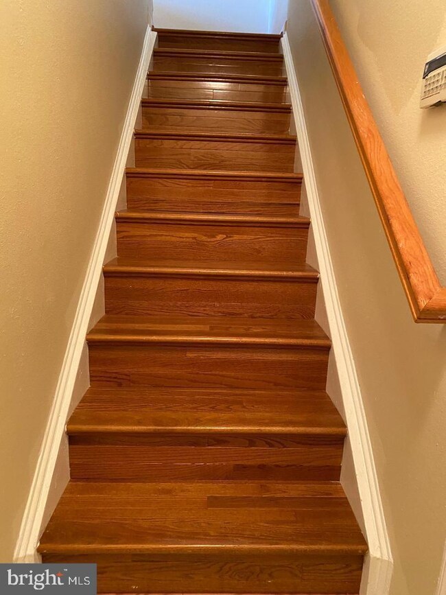 13111 Marcey Creek Rd, Herndon, VA 20171 - photo 4