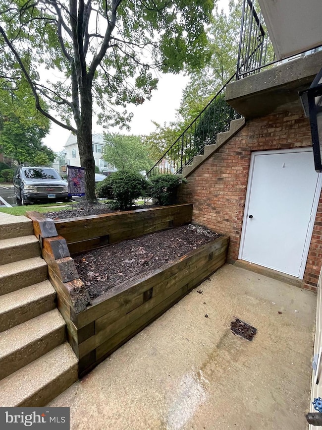 1955 Pawlet Dr, Crofton, MD 21114 - photo 2