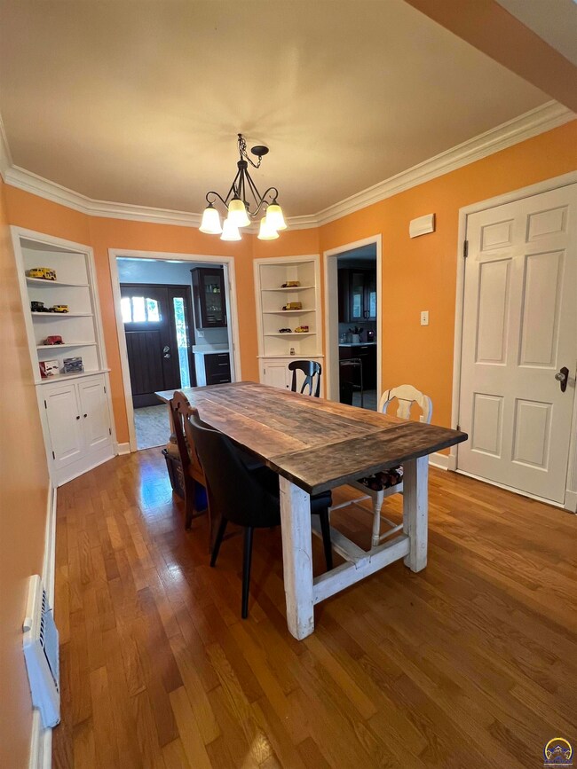 1849 SW Pembroke Ln, Topeka, KS 66604 - photo 3