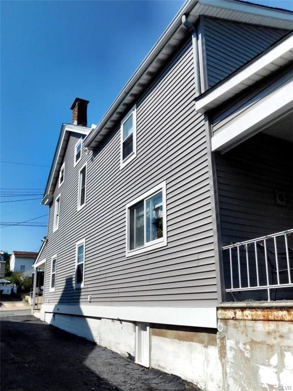 New siding and roof installed in 2015!