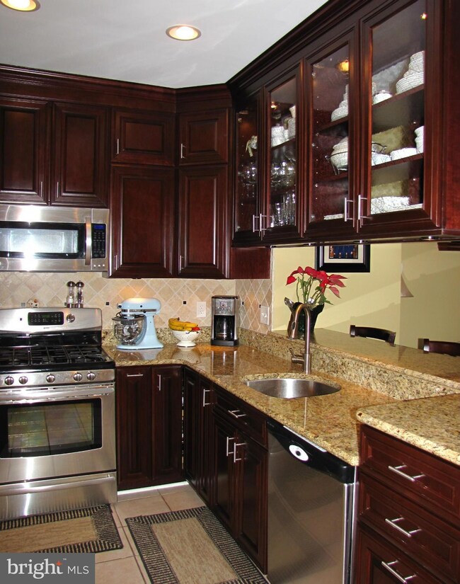 7195 Fairfield Ct, Alexandria, VA 22306 - photo 7