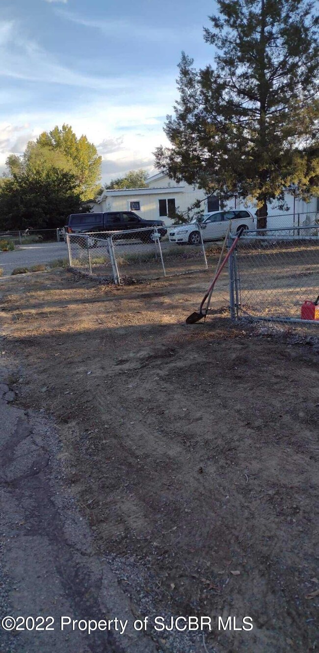 3905 Gold Ave, Farmington, NM 87402 - photo 2