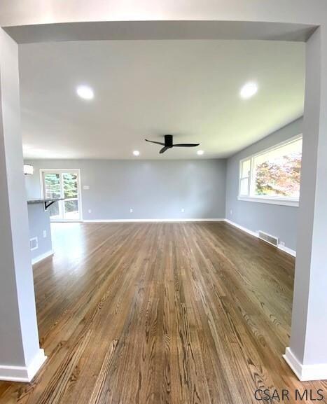 LIVING ROOM AREA
