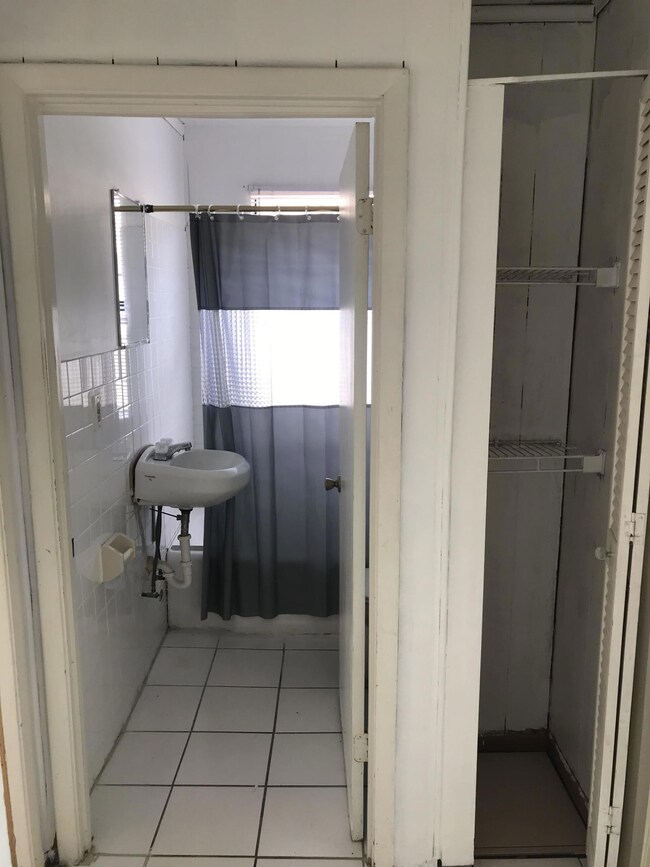 712 40th St unit B, West Palm Beach, FL 33407 - photo 2