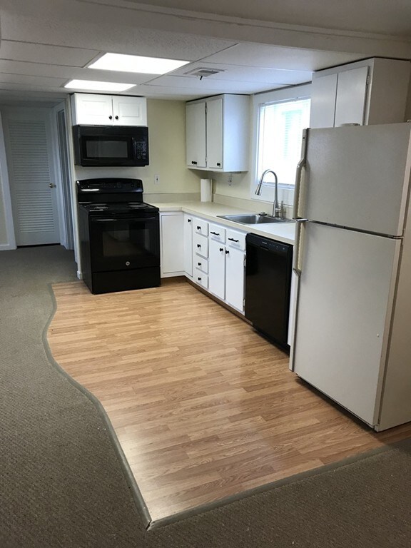 387 N End Blvd unit 1, Salisbury, MA 01952 - photo 2