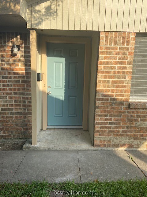1707 Lawyer St unit B, College Station, TX 77840 - photo 2