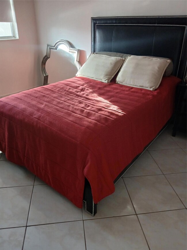 Martinique unit 211, Hallandale Beach, FL 33009 - photo 5