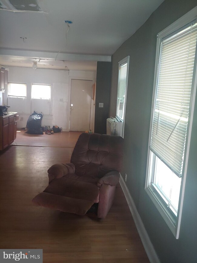 149 S Kossuth St, Baltimore, MD 21229 - photo 6