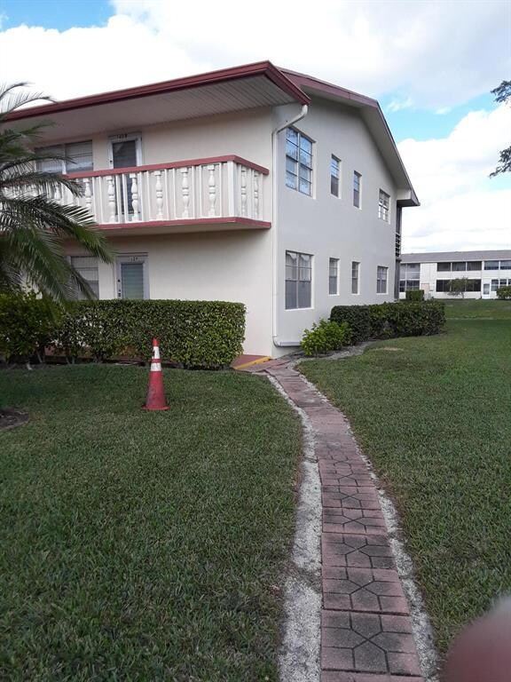 128 Camden F unit F, West Palm Beach, FL 33417 - photo 2