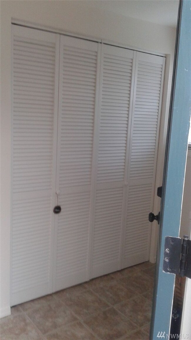 18804 Soundview Dr NW, Stanwood, WA 98292 - photo 3