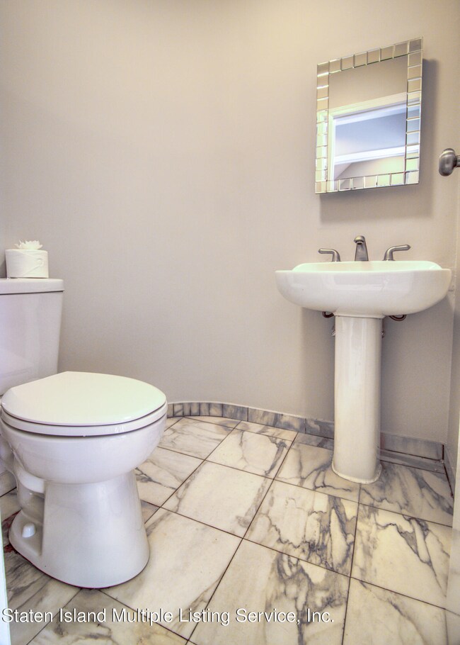 14 Downes Avenue-36