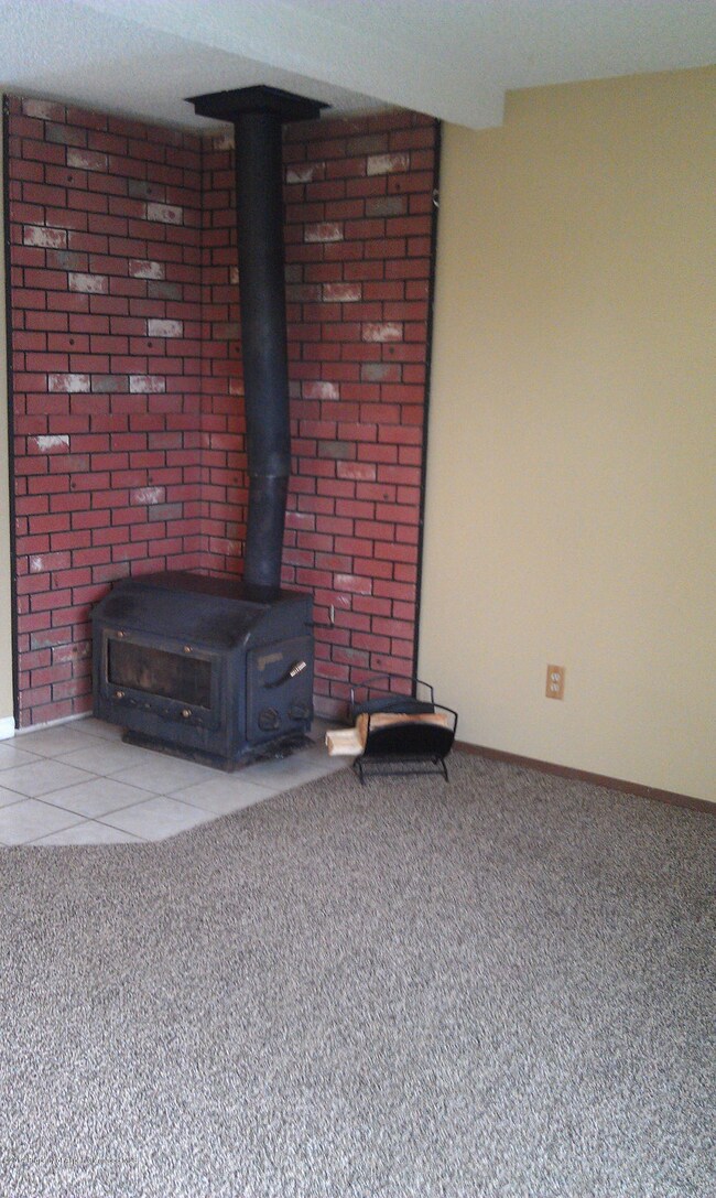 1046 E 7th St, Craig, CO 81625 - photo 5