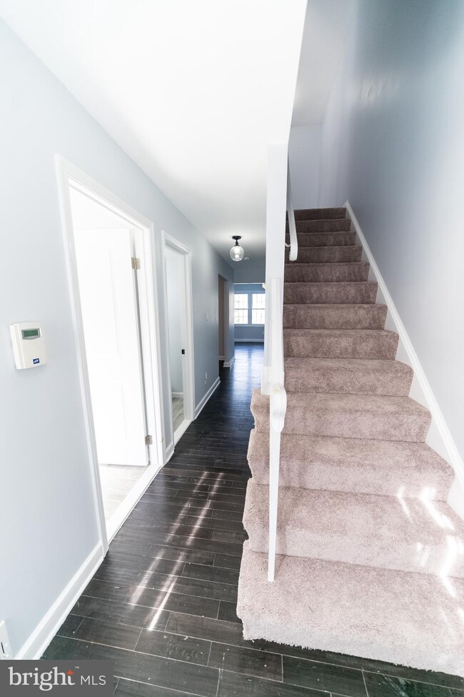 9447 Jenerio Ct, Lorton, VA 22079 - photo 6