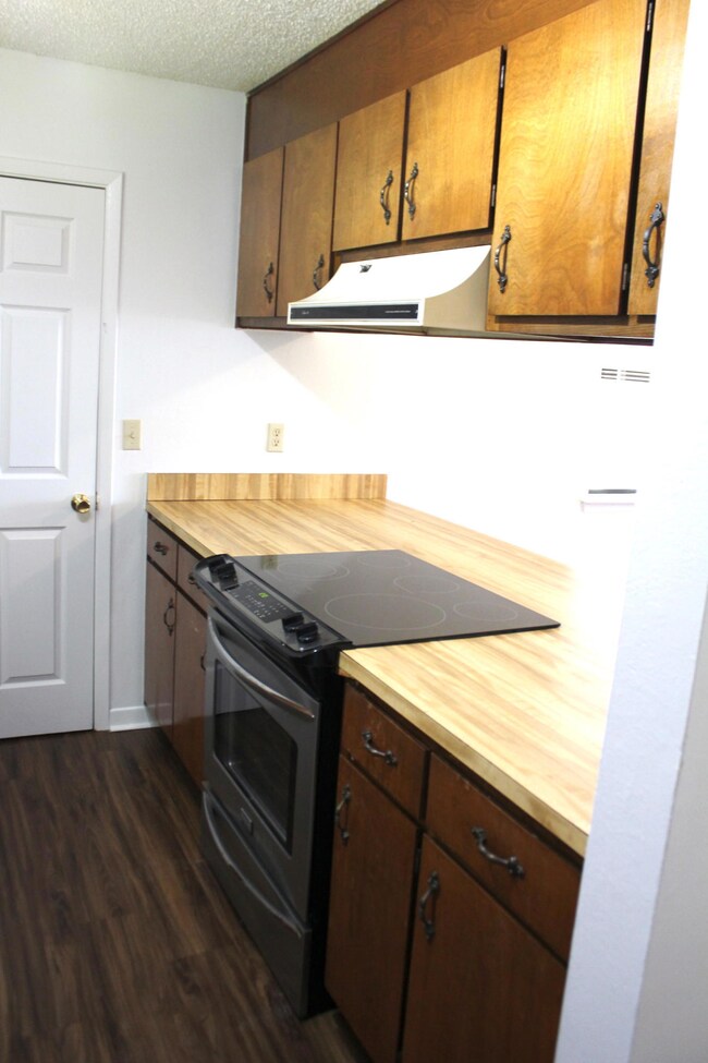 1925 Esplanade St unit D, Navarre, FL 32566 - photo 6