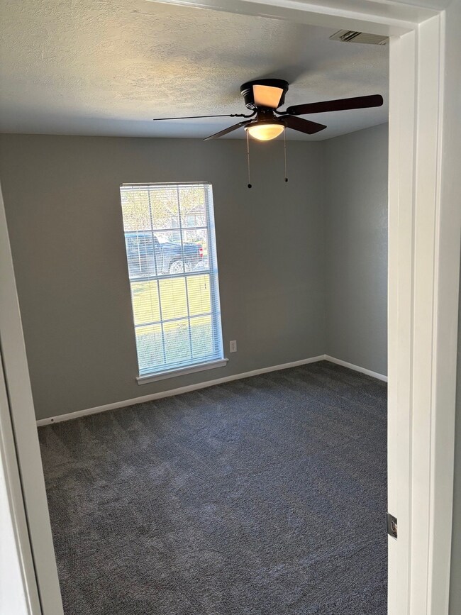 744 Dezso Dr, Alvin, TX 77511 - photo 7