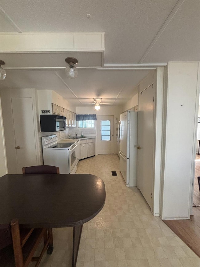 10 SE Guava Ln, Port St. Lucie, FL 34952 - photo 4