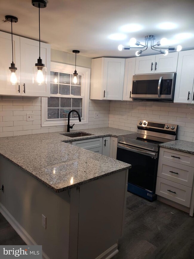 32 Baltistan Ct, Rosedale, MD 21237 - photo 2