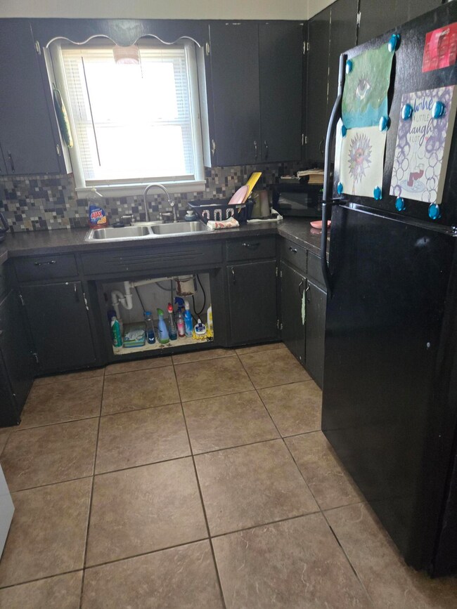 611 S Harrison Ave, Aurora, MO 65605 - photo 7