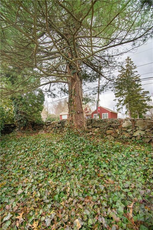 372 Comstock Pkwy, Cranston, RI 02921 - photo 6