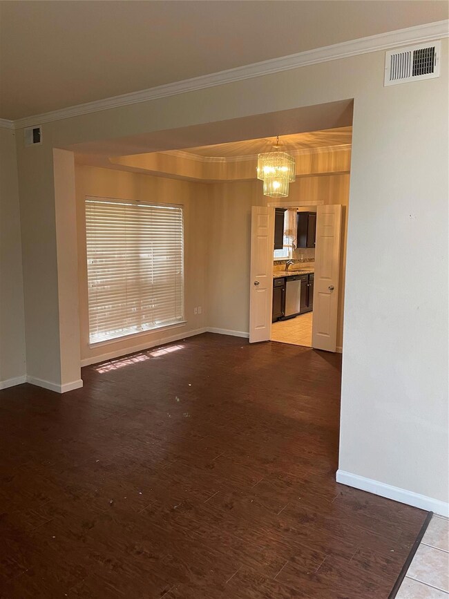 401 Parkview Ct, Hurst, TX 76053 - photo 4