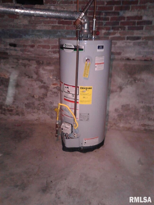 150 N Main St, Virginia, IL 62691 - photo 3