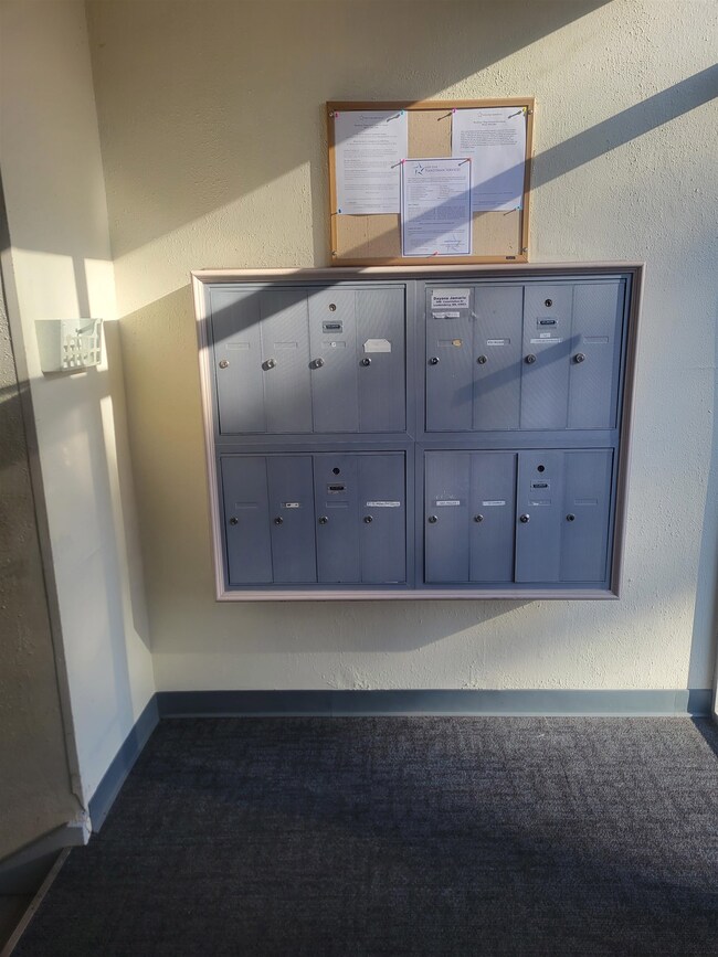 56 Constitution Dr, Londonderry, NH 03053 - photo 4