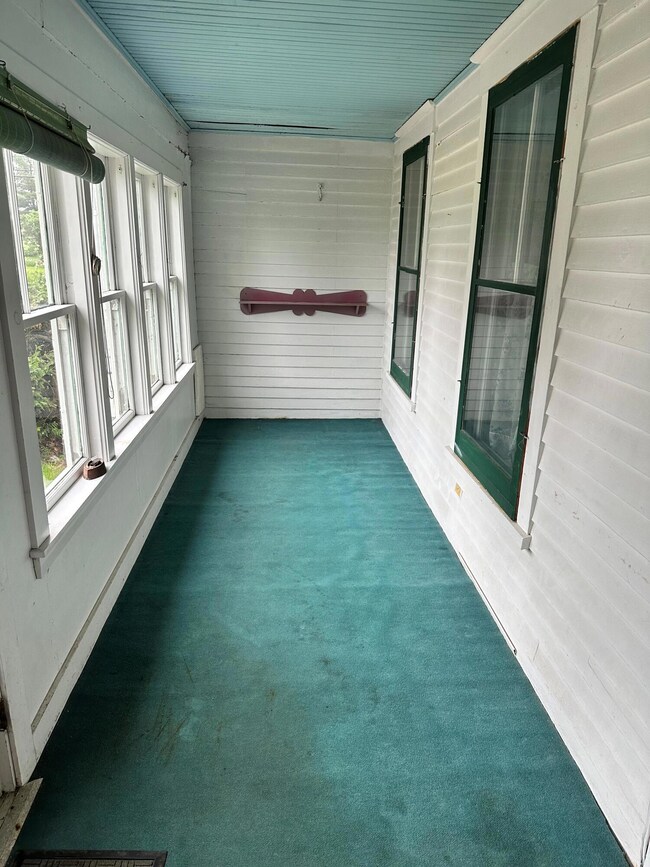 Mapleton Enclosed Porch