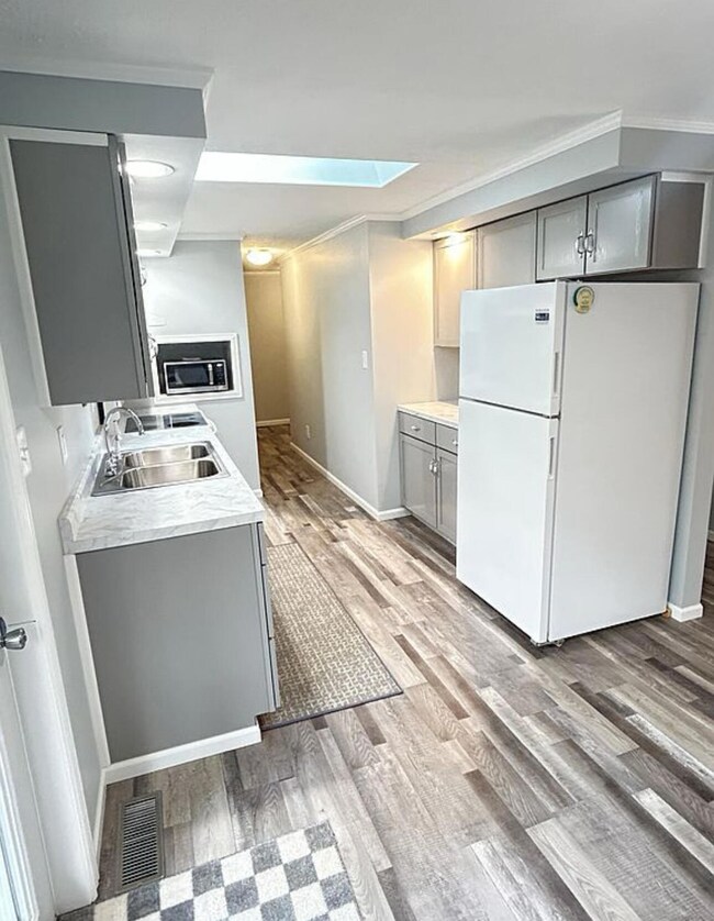 711 N Water St, Wapakoneta, OH 45895 - photo 5