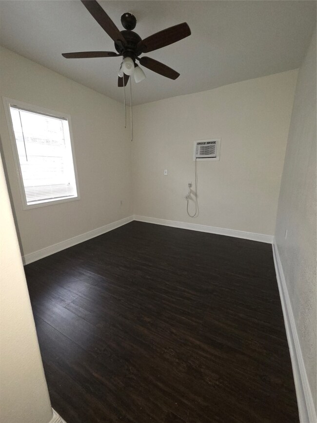 7902 Hudson St unit B, Houston, TX 77012 - photo 6