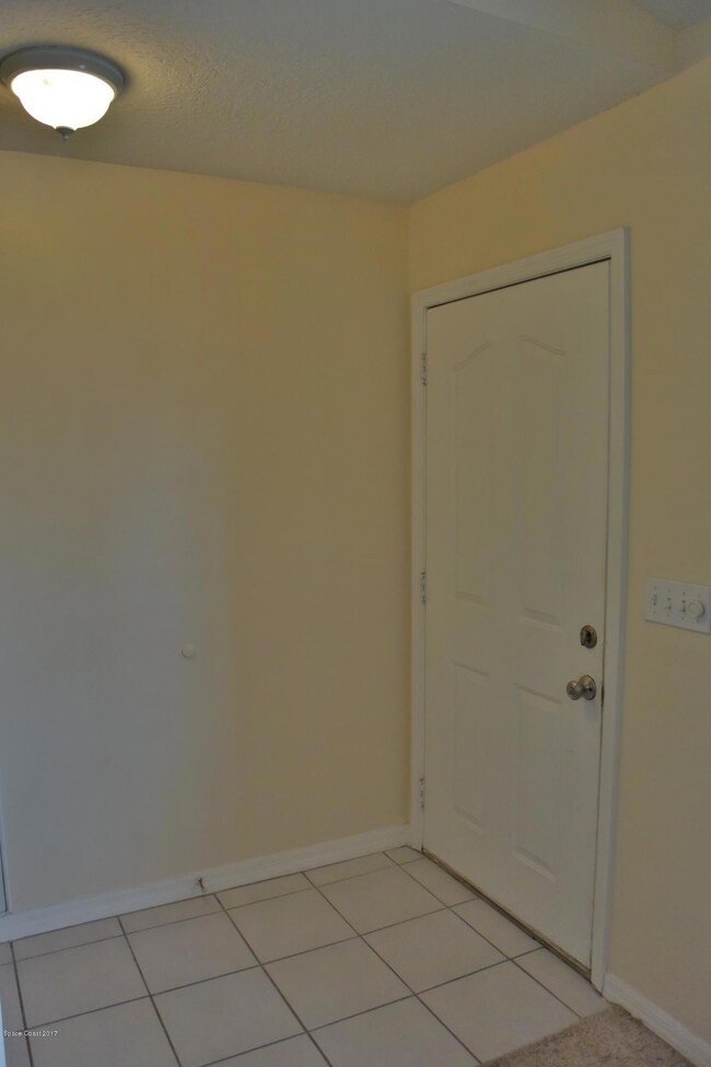 Tiled Foyer Entry