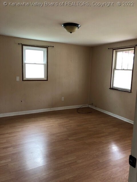 113 Oak St, Dunbar, WV 25064 - photo 7