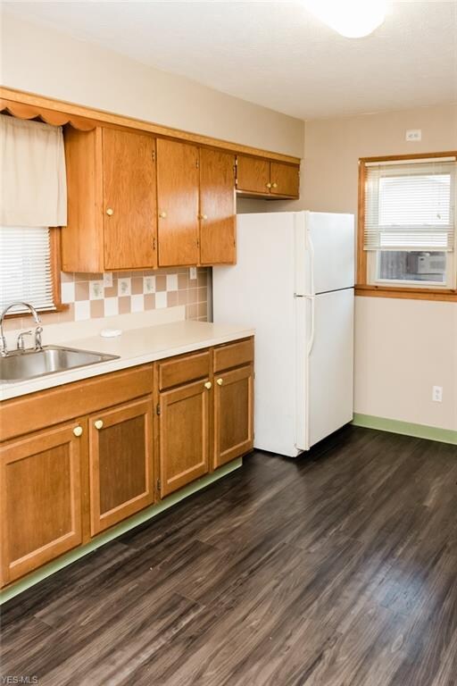 1534 Robindale St, Wickliffe, OH 44092 - photo 3