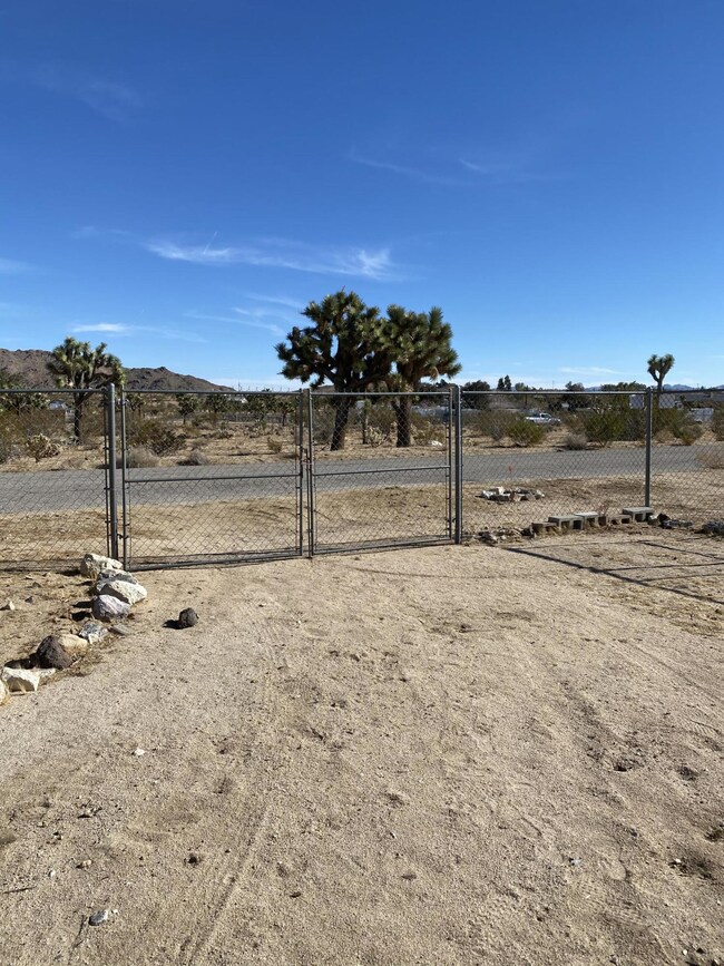 4376 Anita Ave, Yucca Valley, CA 92284 - photo 2