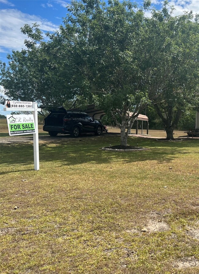 10214 Harry Dr, Needville, TX 77461 - photo 5