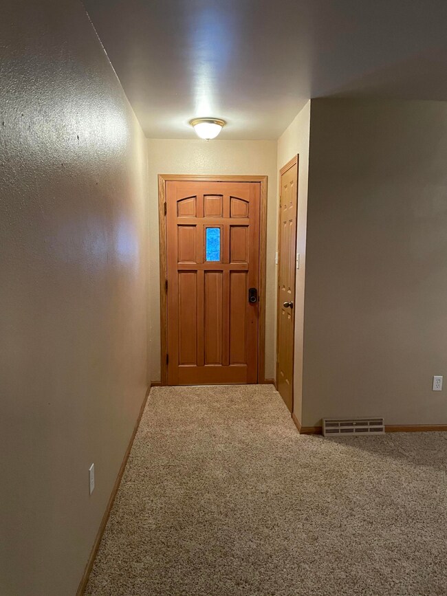 Front entry<|><|>