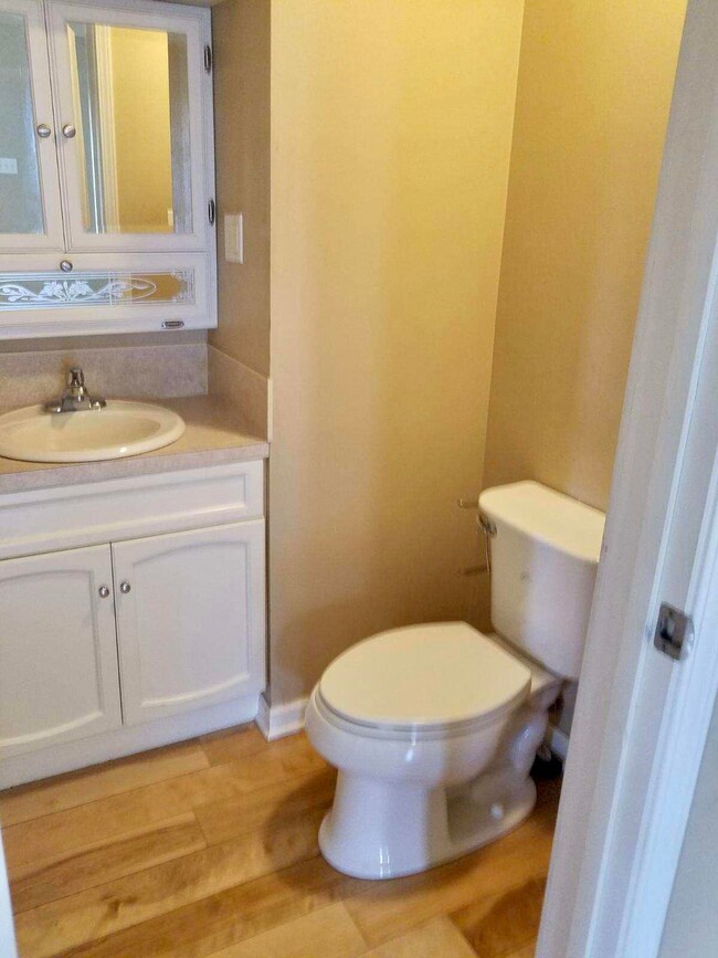 704 Ovid Ave, Des Moines, IA 50313 - photo 3