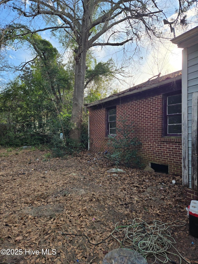 323 Raleigh street 4