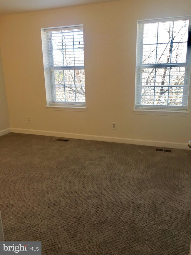 3818 Chesterwood Dr, Silver Spring, MD 20906 - photo 7