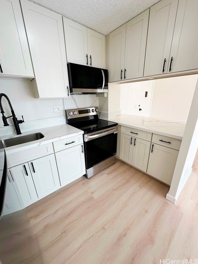 2015 Lime St unit 203, Honolulu, HI 96826 - photo 4