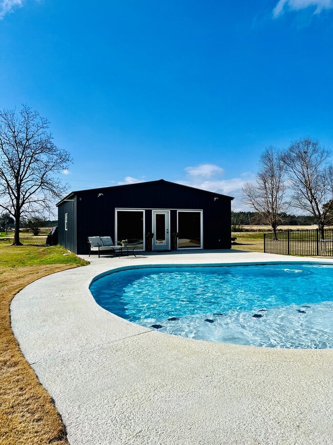 4545 Northpoint Dr, Camilla, GA 31730 - photo 7