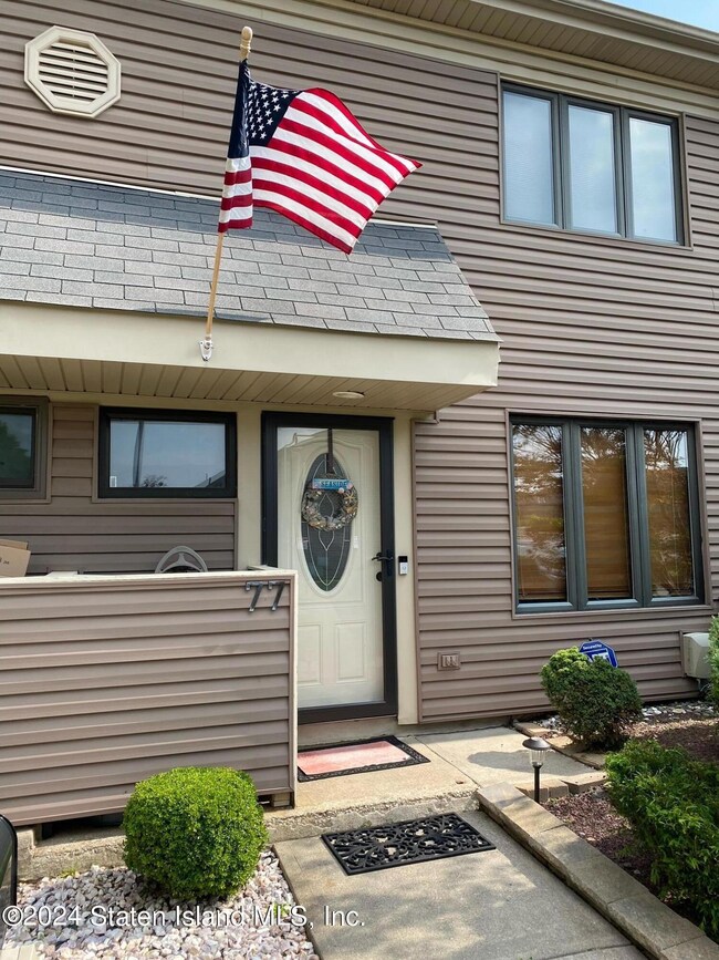 77 Cypress Loop unit 238, Staten Island, NY 10309 - photo 2