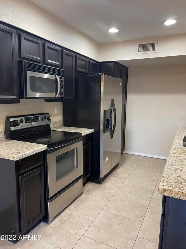 5604 S Clambake Bay Ct unit C, Tempe, AZ 85283 - photo 7