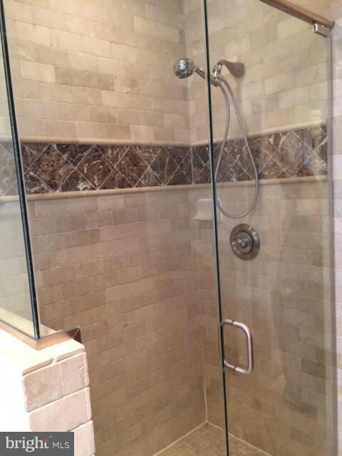 4720 Chestnut St, Bethesda, MD 20814 - photo 4